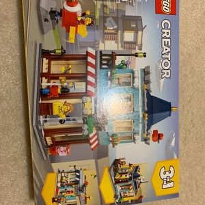 New Sealed LEGO 31105 TOWNHOUSE TOY STORE